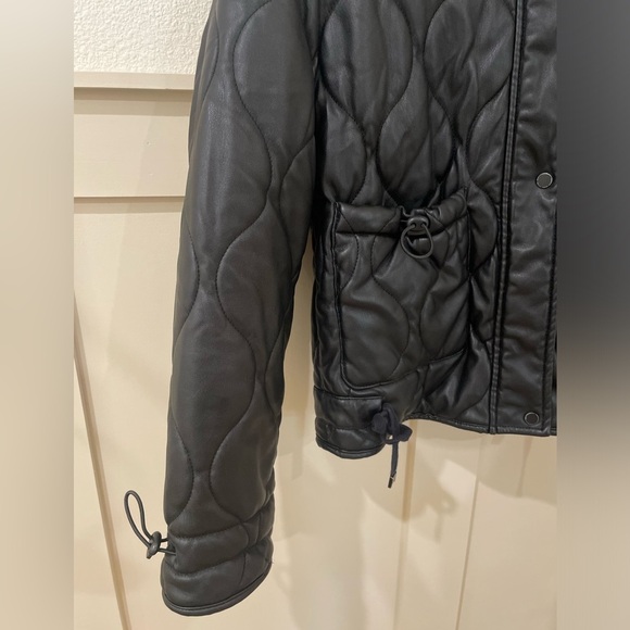 Slate & Willow Quilted Faux Leather Black Jacket Size Small - Picture 9 of 16
